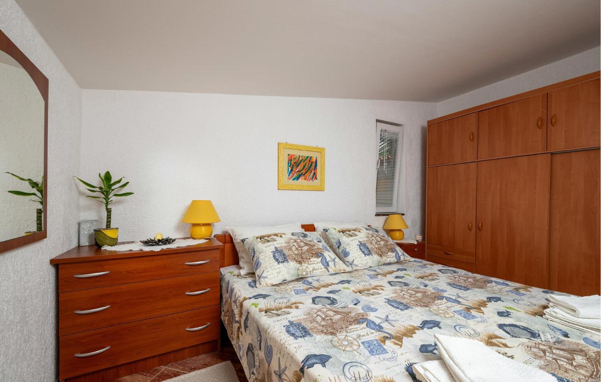 1 Bedroom Beautiful Apartment In Betiga Barbariga Bagian luar foto